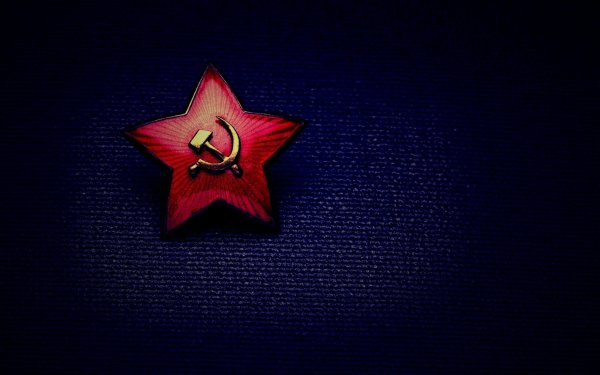 Красная звезда на черном фоне