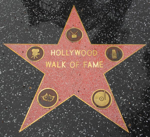 Звезда на аллее славы в Голливуде