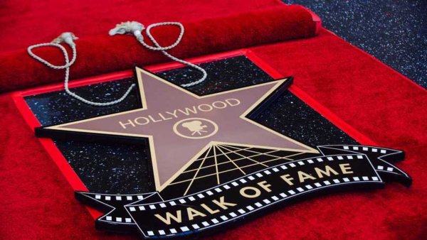 Голливудская звезда на аллее славы