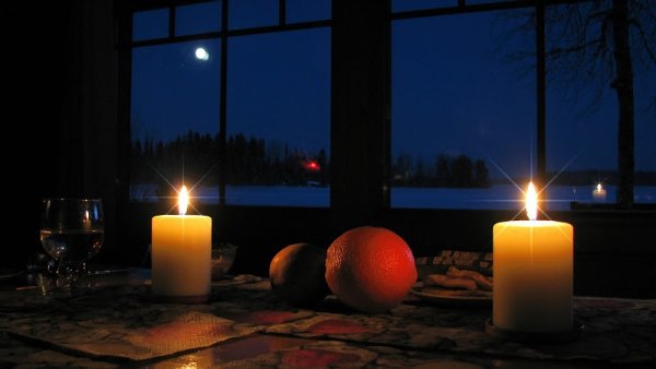 Вечер свеча окно