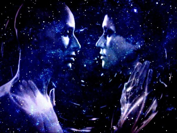 Мужчина и женщина космос