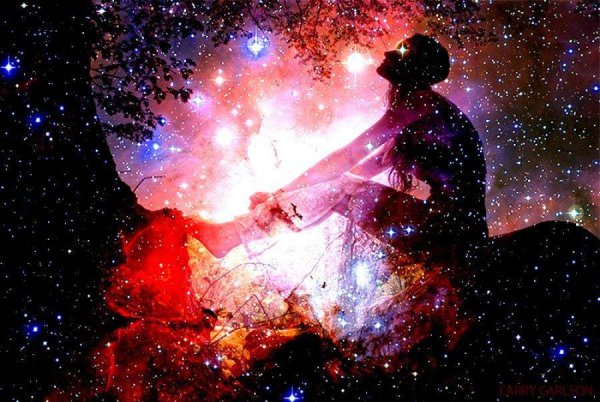 Парень и девушка космос