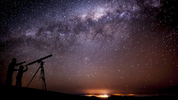 Луна в телескоп-рефрактор