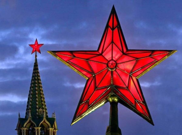 Спасская башня Рубиновая звезда