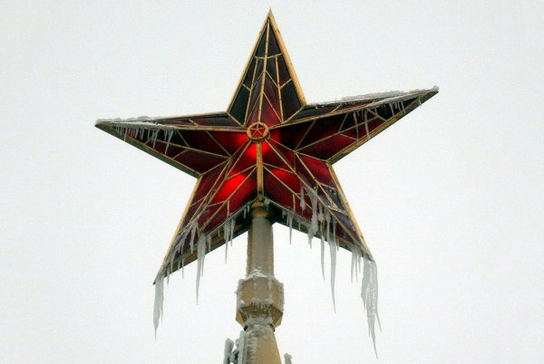 Звезда на Спасской башне Московского Кремля