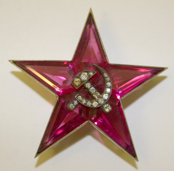 Красная звезда на шпиле Кремля