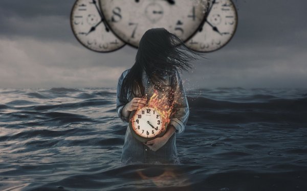 Часы на черном фоне