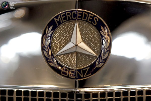 Знак Mercedes-Benz(Мерседес-Бенц)