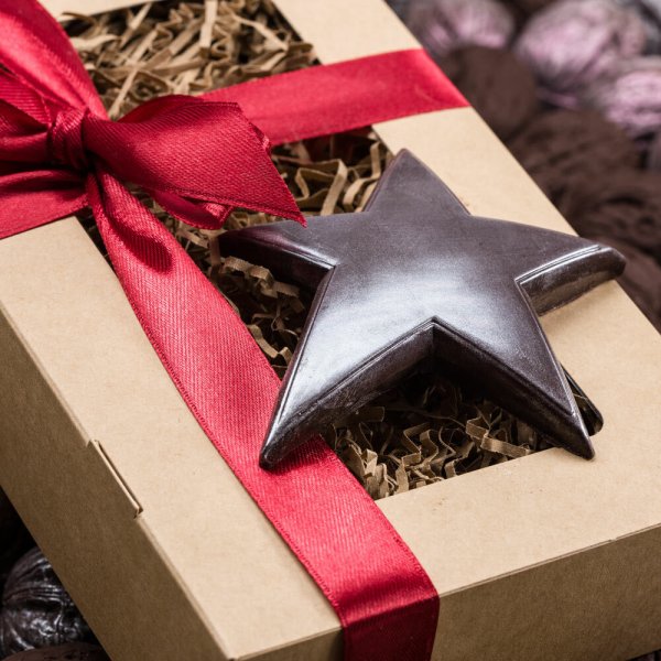 Торт со звездами из шоколада