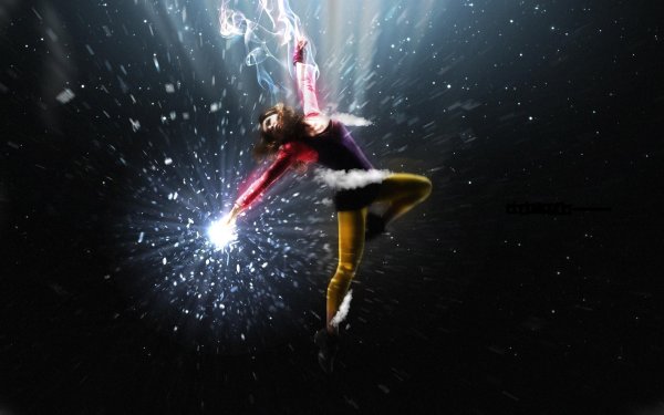 Девушка танцует в космосе