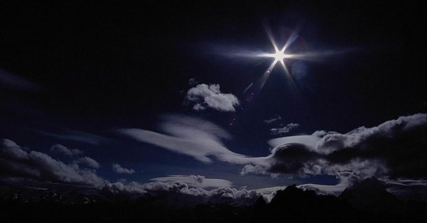 Свеча во тьме