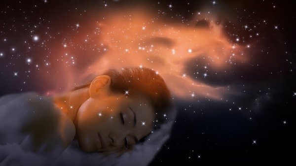 Девушке снится сон