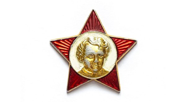 Ленин на значке октябренка