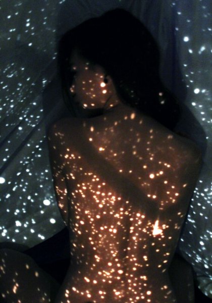 Девушка в блестках