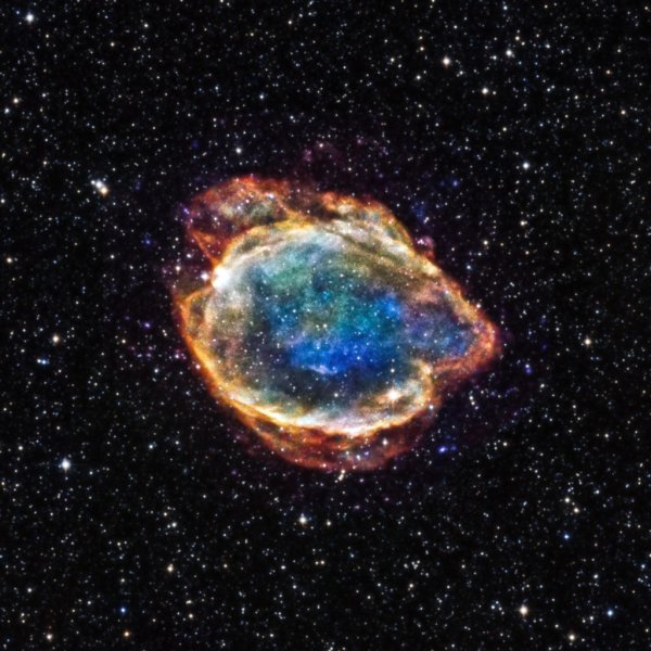 Планетарная туманность NGC 6751