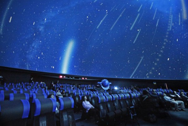 Мобильный полнокупольный планетарий