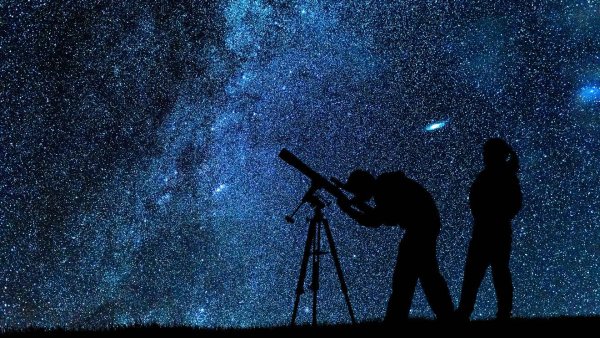 Телескоп и звездное небо