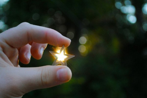 Звезда упала на ладошку