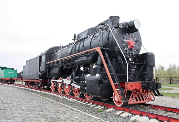 Паровоз л 2057 сбоку