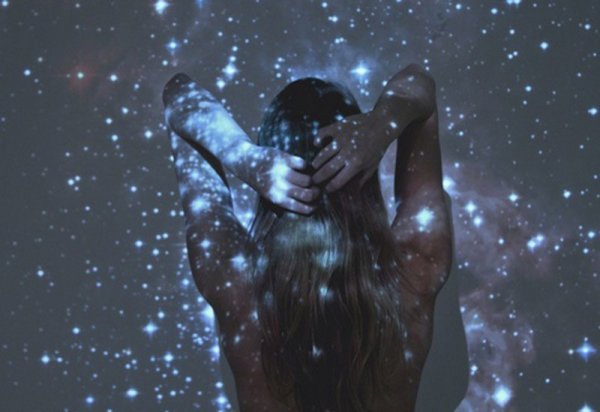 Космическая девушка