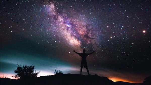 Человек под звездным небом