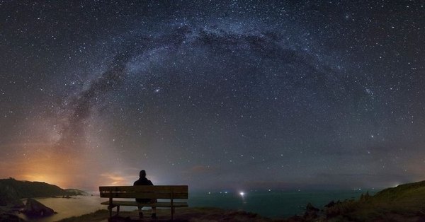 Ночное небо и человек