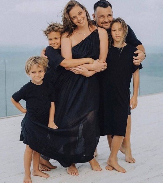 Семья Жукова Сергея руки вверх