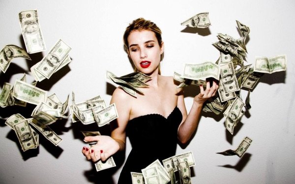 Девушка с деньгами