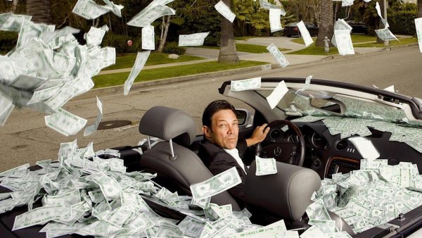 Джордан белфорт с деньгами