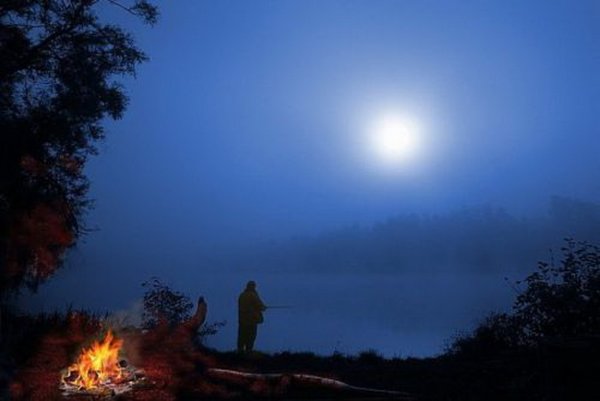 Ночь Луна костер
