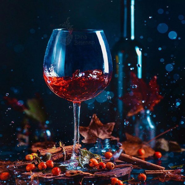 Бокал вина вечером