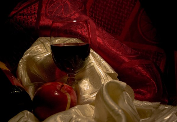 Гифы бокалы с вином