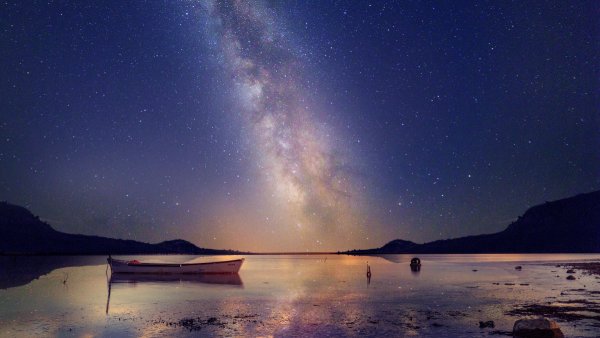 Звездное небо и море