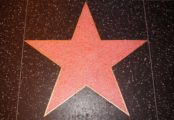 Звезда на аллее славы в Голливуде