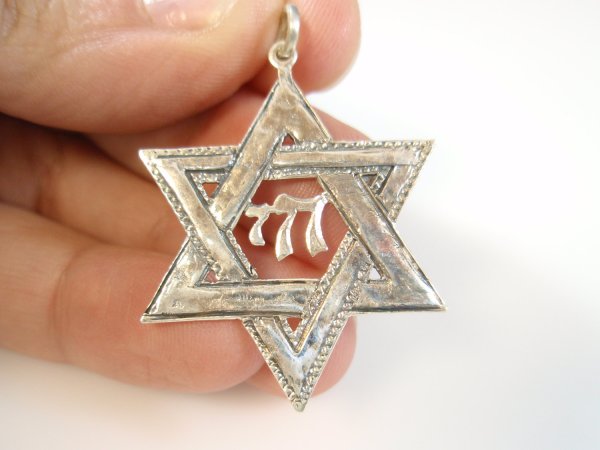 Шестиконечная звезда на небе