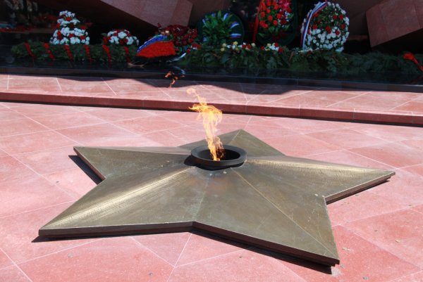 Трехгорный вечный огонь