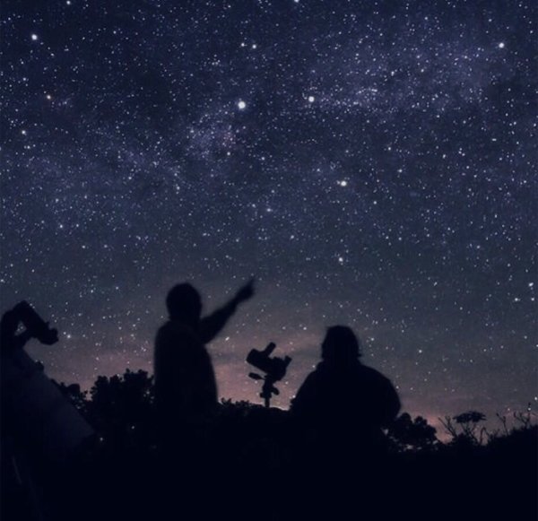 Под звездами