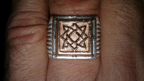 Славянская свастика Сварог