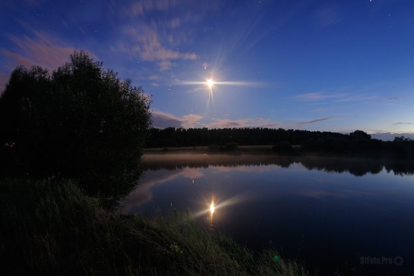 Река ночью