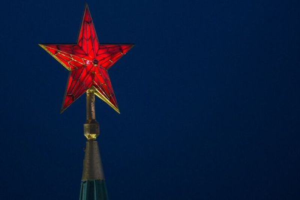 Размер звезды на Спасской башне Московского Кремля