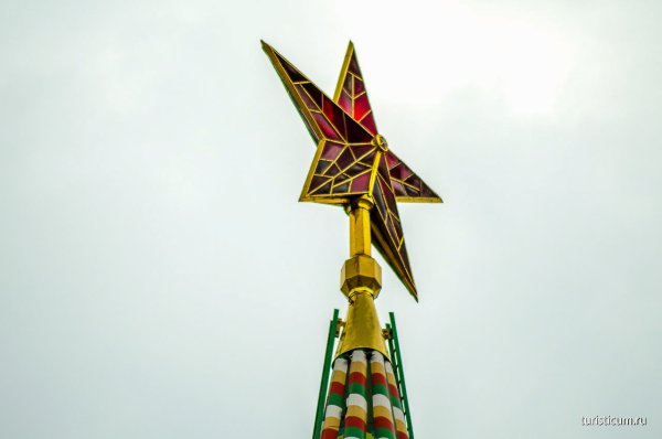 Рубиновые звезды Московского Кремля из чего