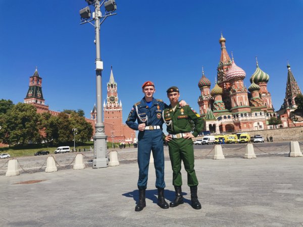 Красная площадь праздник сейчас люди