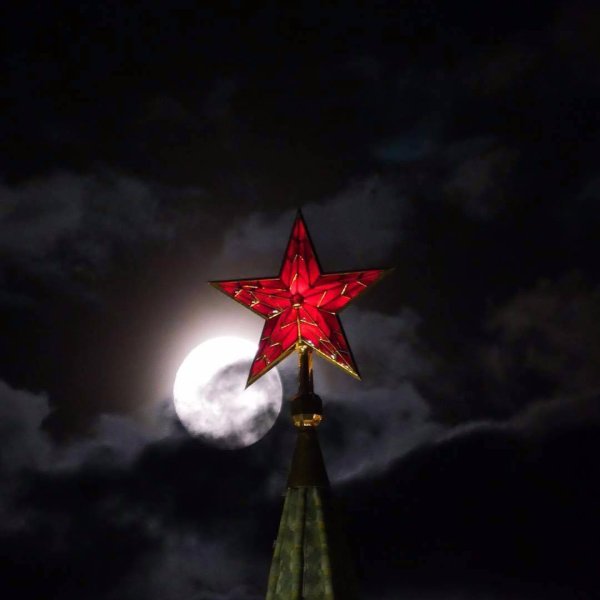Спасская башня Рубиновая звезда