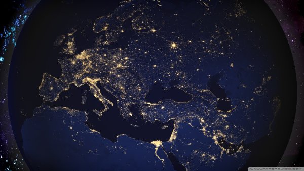 Спутник в космосе