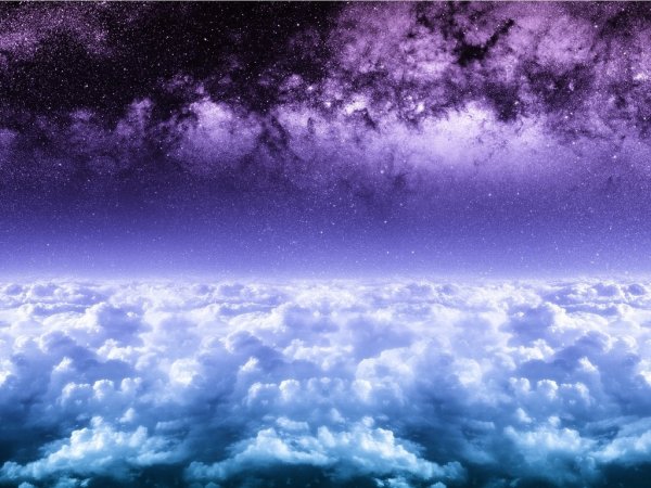 Звездное небо с облаками