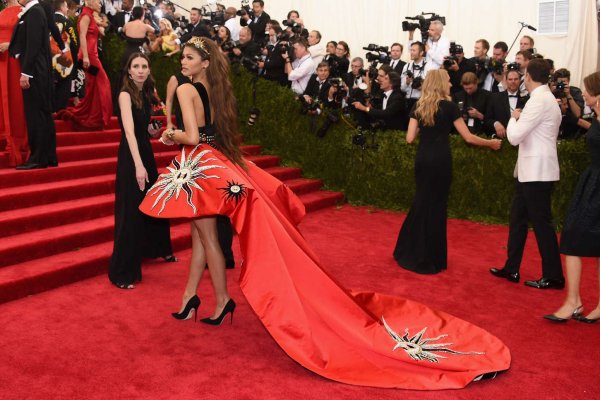 Зендая met Gala 2015
