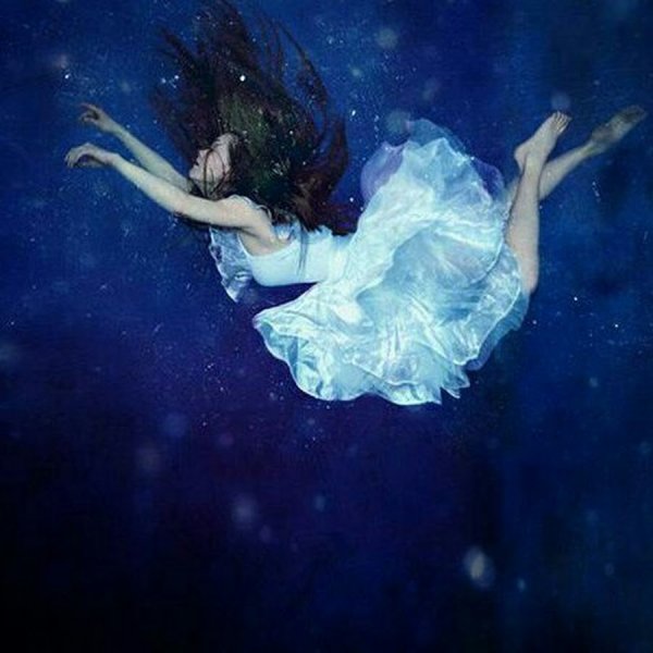 Девушка и небо