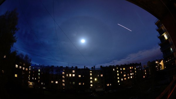 Ночное небо вид из окна