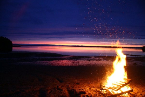 Костер ночью