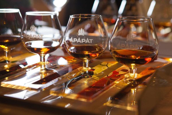 Коньяк Граф Шустов